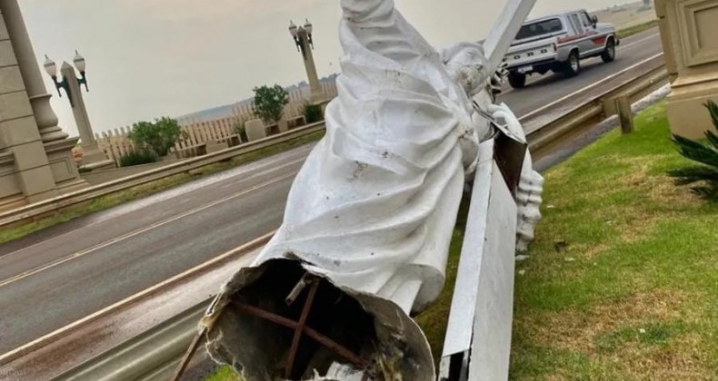 Vendaval derruba imagem do Cristo no Paraná, diz prefeitura