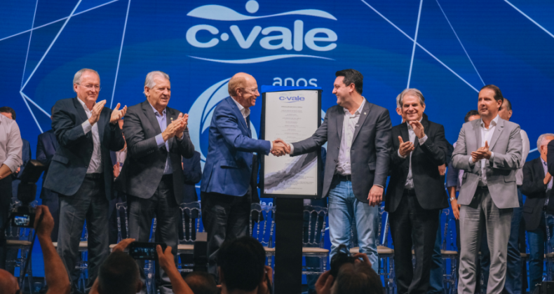C.Vale inaugura esmagadora de soja de R$ 1 bilhão no PR