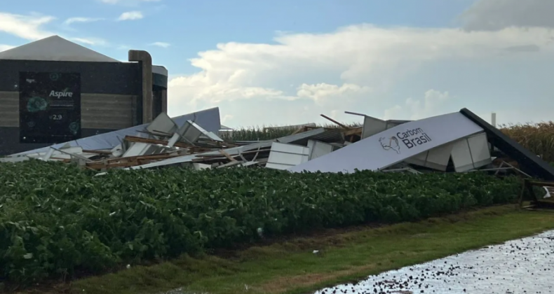 Vendaval derruba estrutura de dia de campo e deixa 5 pessoas feridas