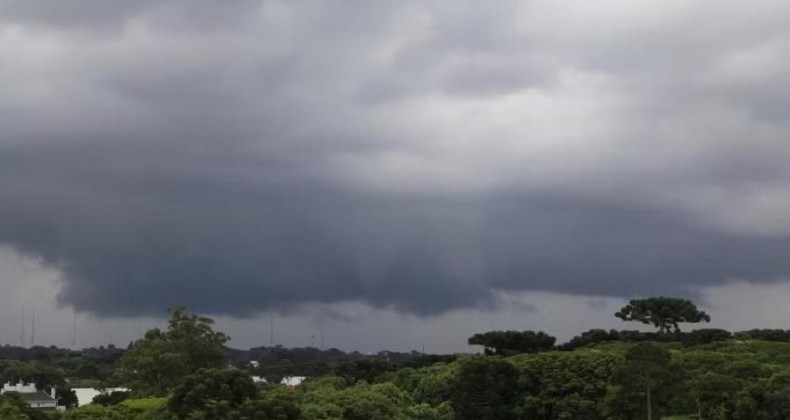 Alerta indica risco de tempestades em 125 cidades do Paraná; veja lista
