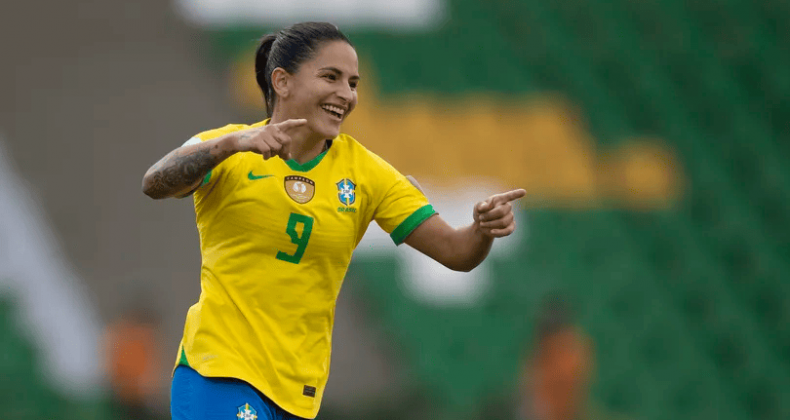Copa do Mundo feminina: Debinha é ‘artilheira tipo exportação’ na Seleção Brasileira
