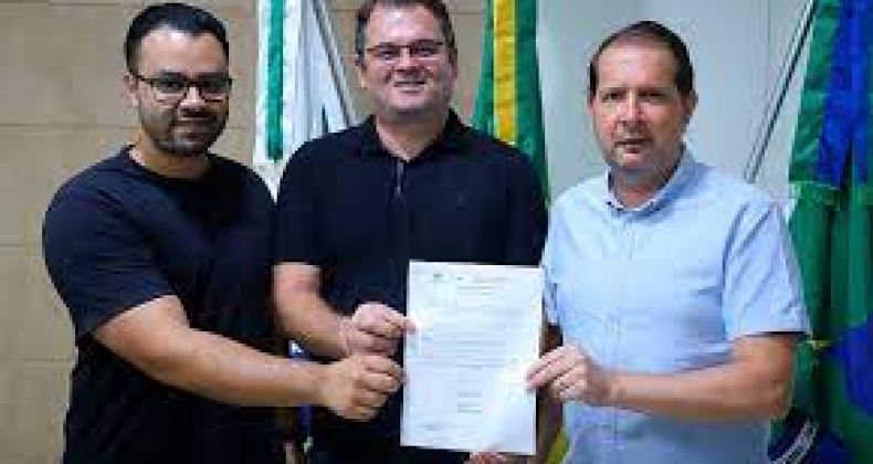 Micheletto entrega autorização de homologação para pavimentação asfáltica;